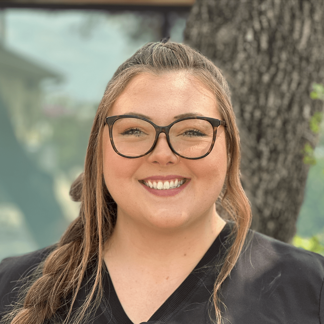 <strong>Anna</strong>is a dedicated dental assistant who began her career in 2021 after completing her education in Missouri. Growing up Anna raised horses and cattle and has always been an active and passionate member of her community. She has extensive experience providing care to veterans, active-duty military personnel, and civilians. Following a recent relocation with her husband to Fort Hood, Texas, a service member, Anna is excited to bring her skills and commitment to patient care to Endodontic Associates. In her free time, Anna enjoys caring for her pets, cooking, baking, sewing, crocheting, and exploring Texas.